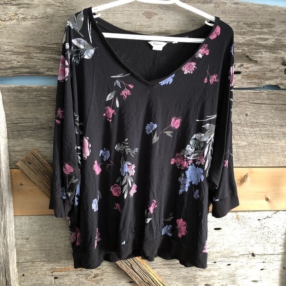 Reitmans Plus Size 2X Black Batwing Floral Top - Picture 1 of 6